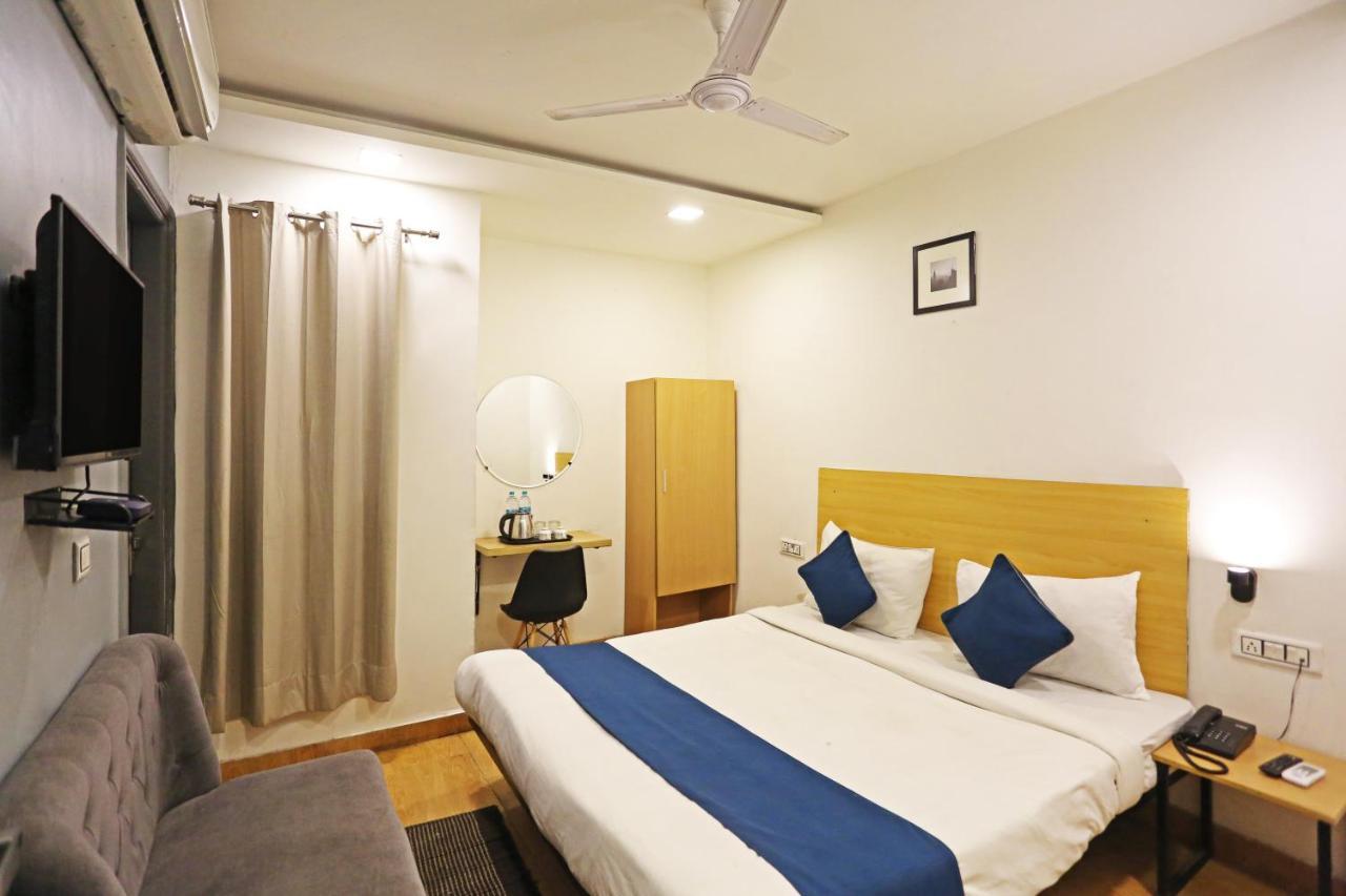 Hotel Raaso Inn Rohini Sec-16 By Arrow Дели Экстерьер фото